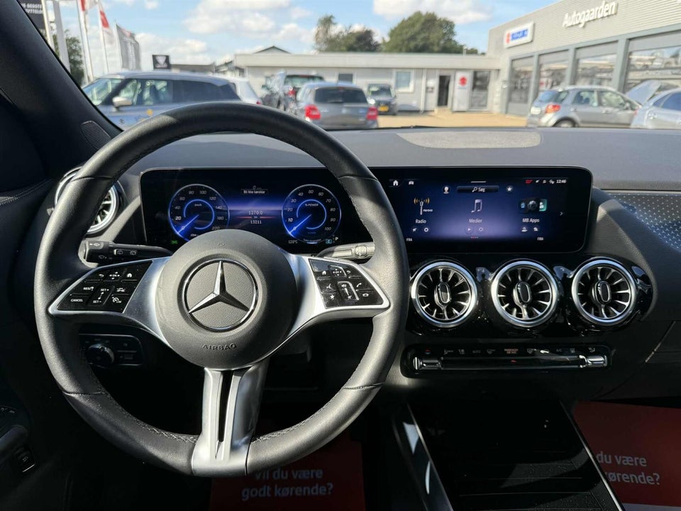 Mercedes EQA300 Progressive 4Matic 5d