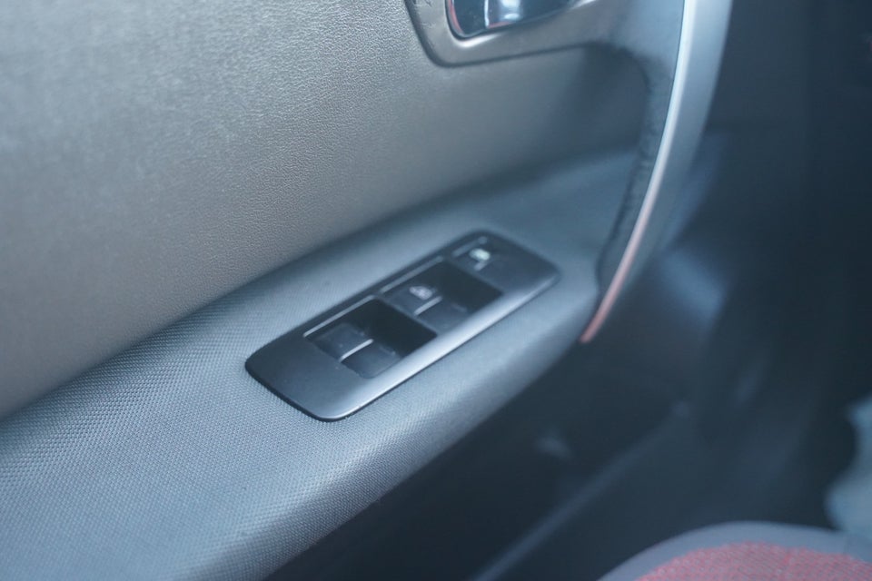 Nissan Qashqai 2,0 Acenta 4WD 5d