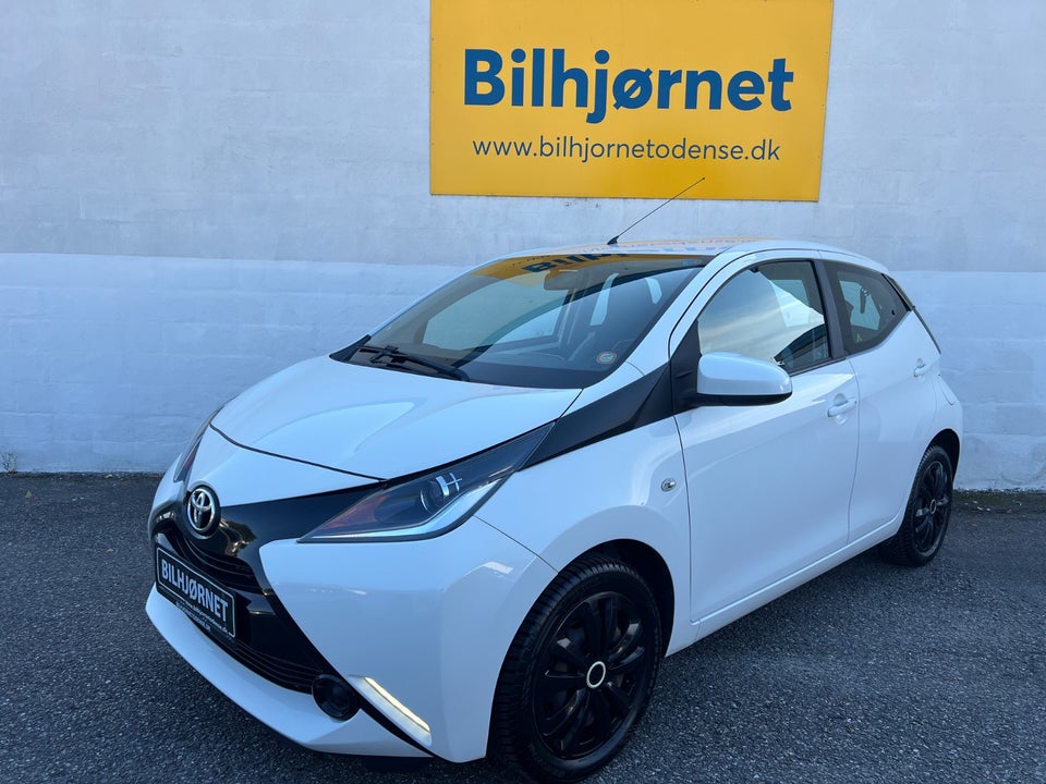 Toyota Aygo 1,0 VVT-i x-play x-touch 5d