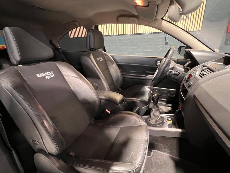 Renault Megane II 2,0 16V Sport 225 3d