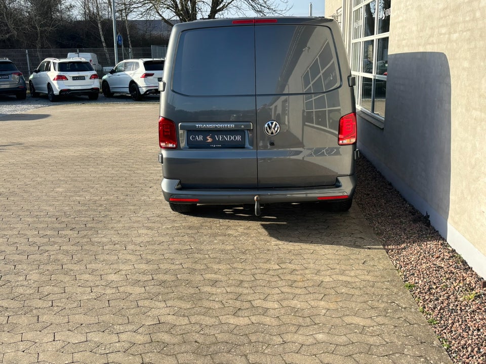 VW Transporter 2,0 TDi 150 Kassevogn DSG 4Motion kort