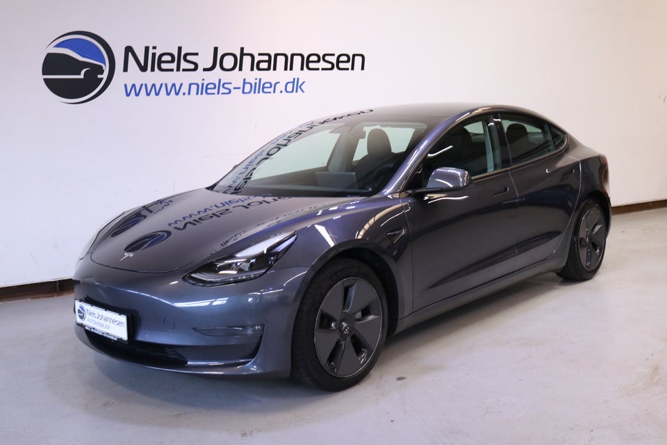 Tesla Model 3 Long Range AWD 4d