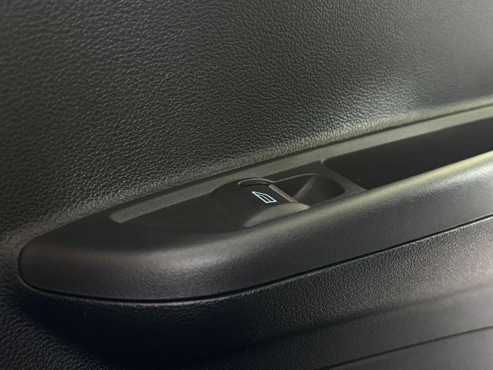 Ford B-MAX 1,0 SCTi 100 Titanium 5d