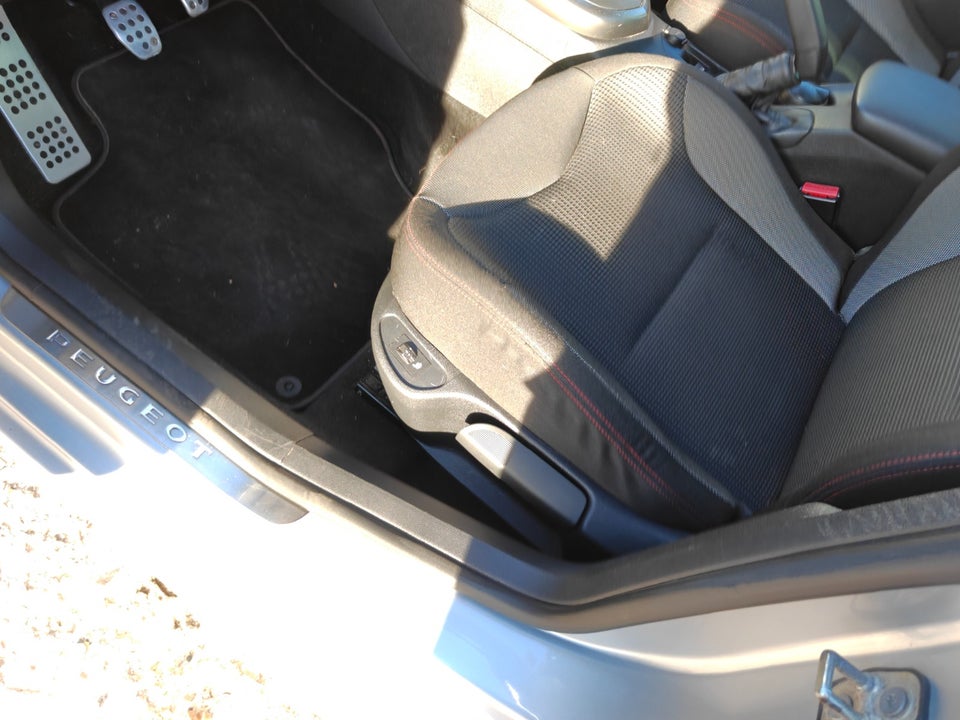 Peugeot 308 1,6 THP 156 Sportium SW 5d