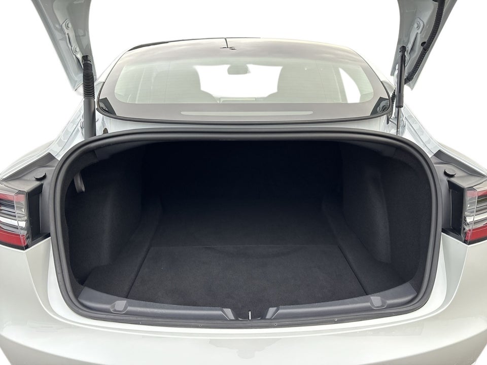 Tesla Model 3 Long Range AWD 4d