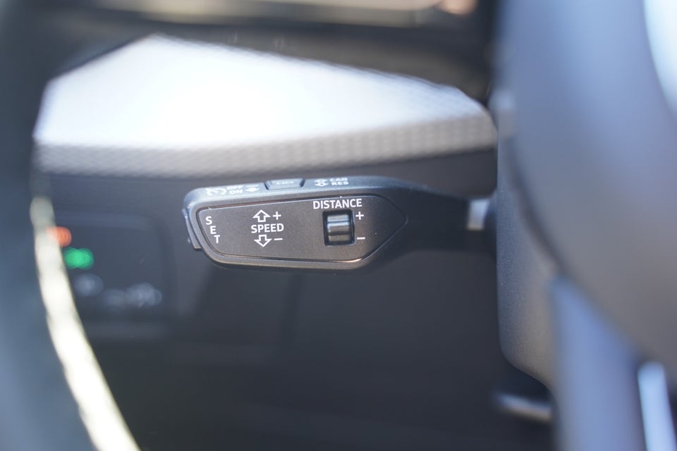 Audi Q2 35 TFSi Prestige S-tr. 5d