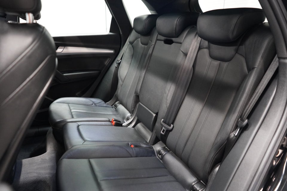 Audi Q5 55 TFSi e Sport quattro S-tr. 5d