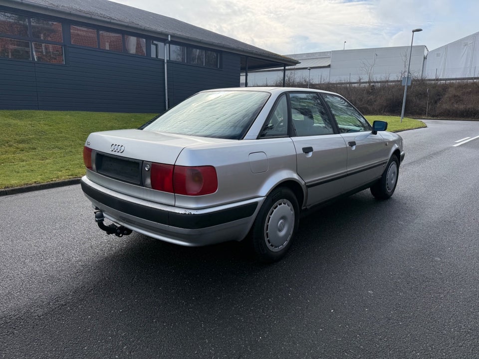 Audi 80 2,0 E 4d