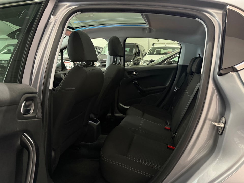 Peugeot 208 1,5 BlueHDi 100 Infinity Sky 5d