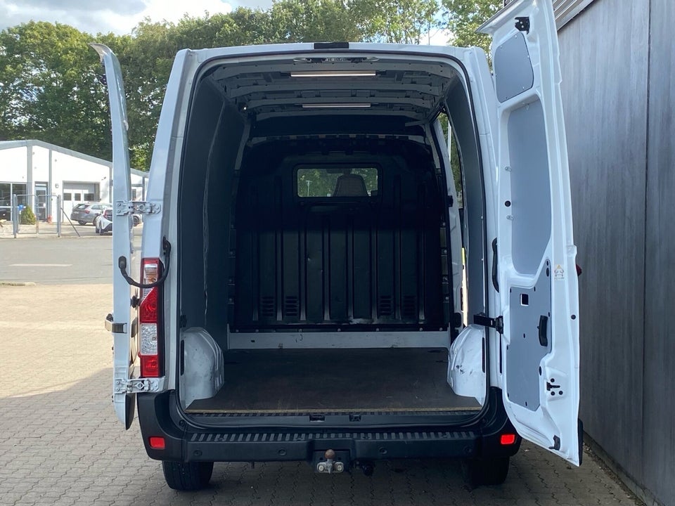 Nissan Interstar 2,0 dCi 150 L2H2 N-Connecta Van