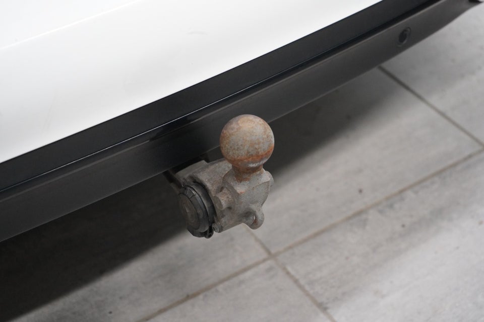 Mercedes E200 d 1,6 Avantgarde stc. aut. 5d