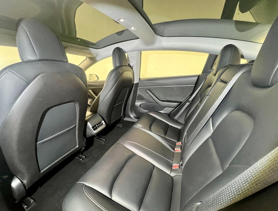 Tesla Model 3 Standard Range+ RWD 4d