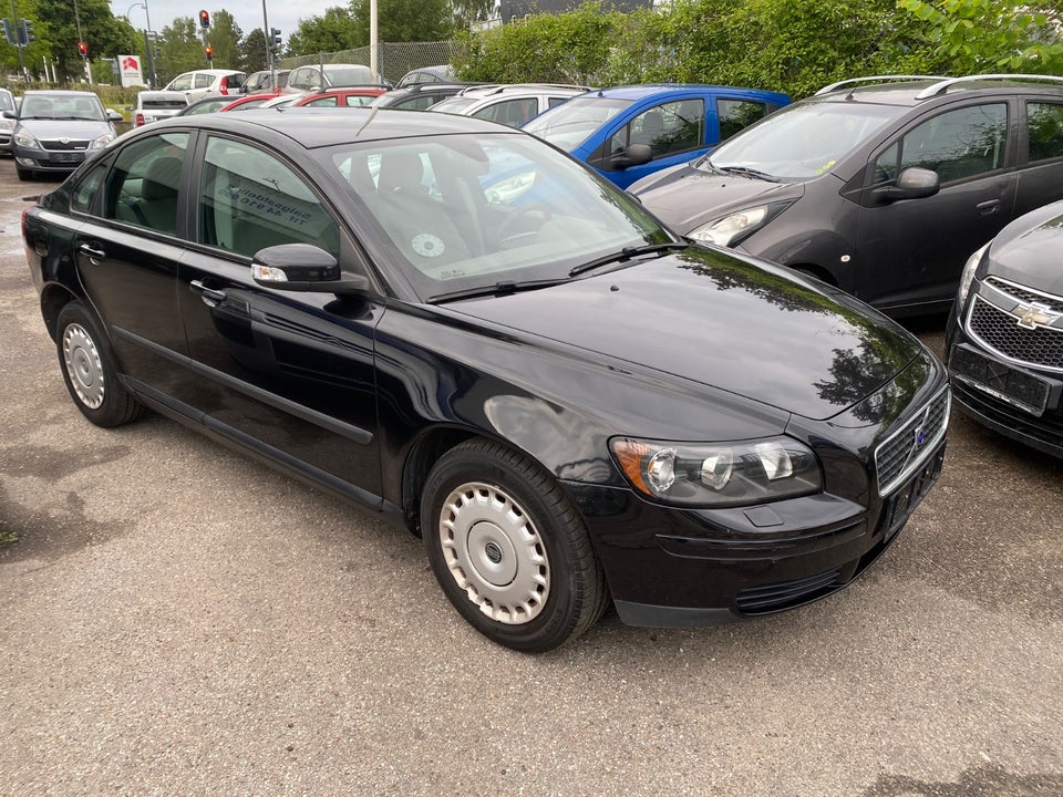 Volvo S40 1,6  4d