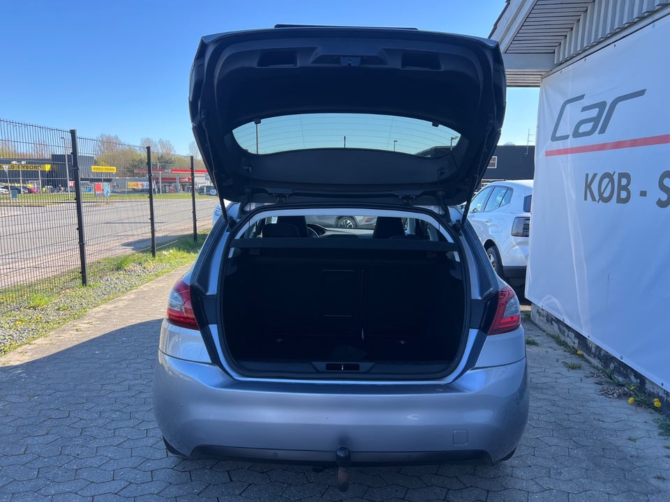 Peugeot 308 1,2 e-THP 130 Active 5d