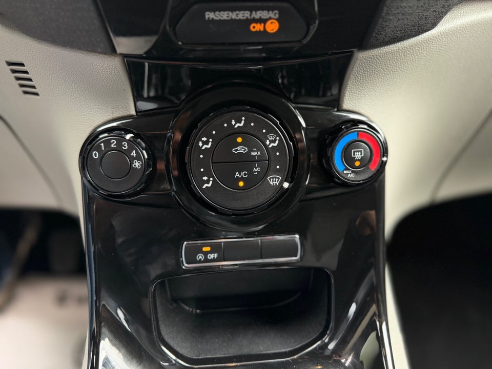 Ford Fiesta 1,0 65 Titanium 5d