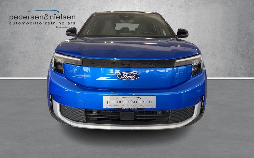 Ford Explorer 77 Premium Extended Range 5d