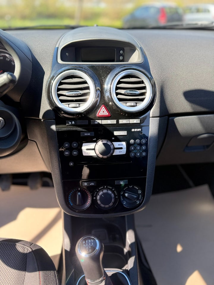 Opel Corsa 1,4 16V Sport 3d