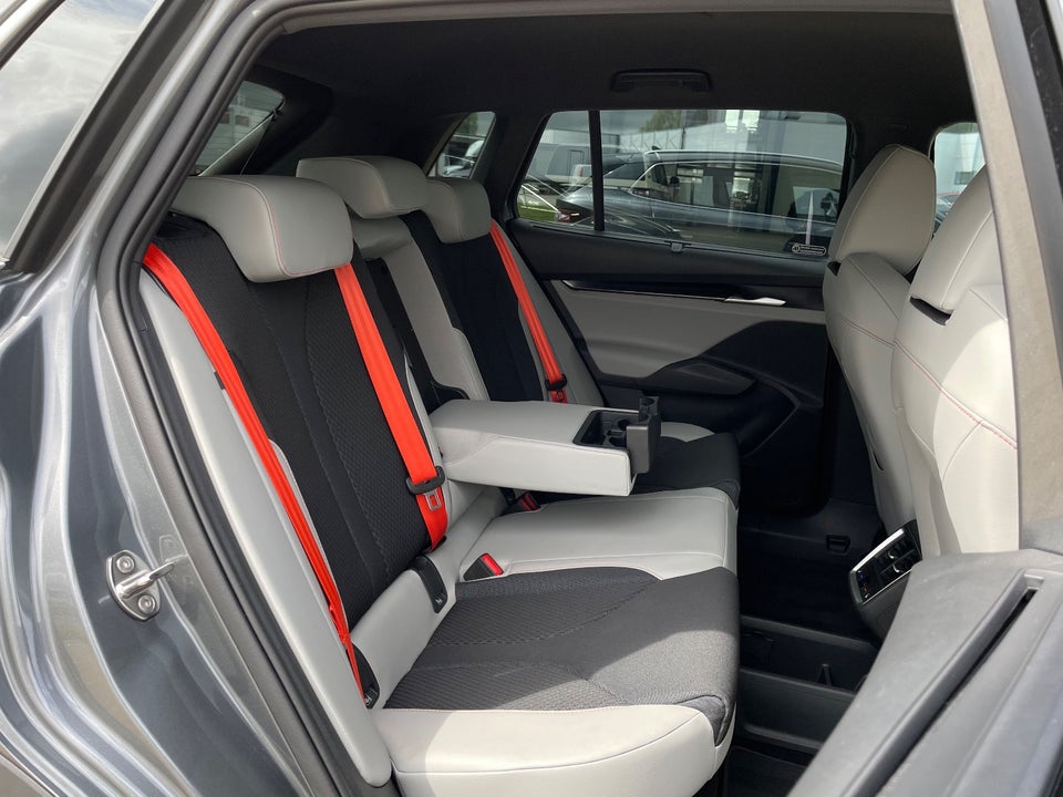 Skoda Elroq 85 iV Lodge Advanced 5d