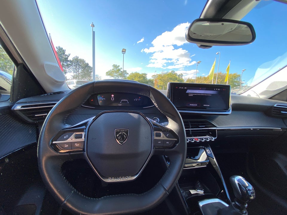 Peugeot 208 1,2 PureTech 100 Allure+ 5d