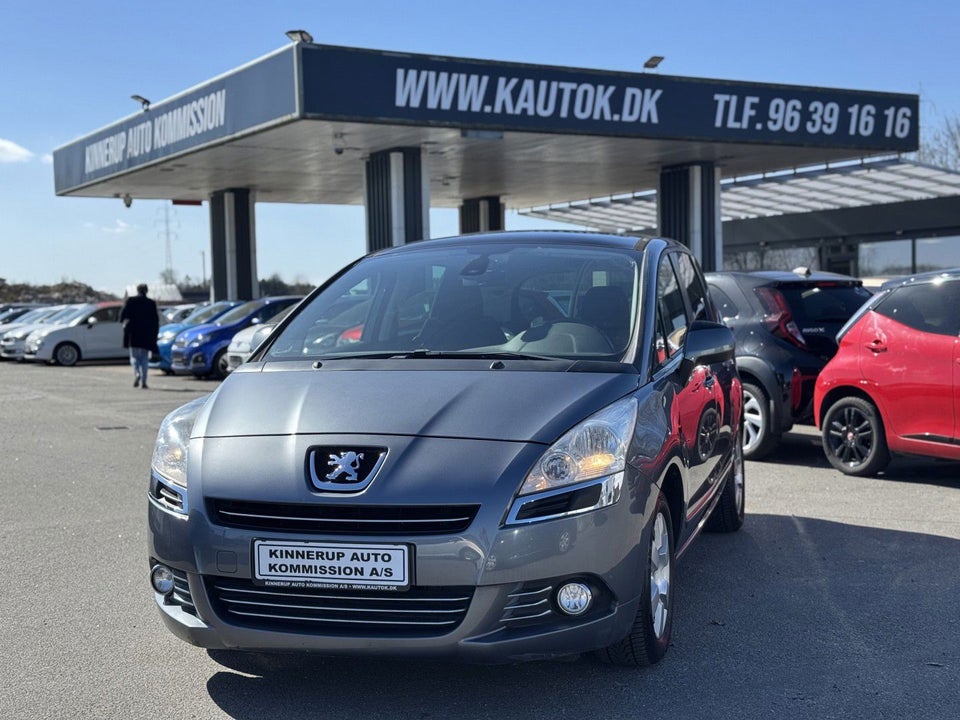 Peugeot 5008 2,0 BlueHDi 150 Active Van 5d