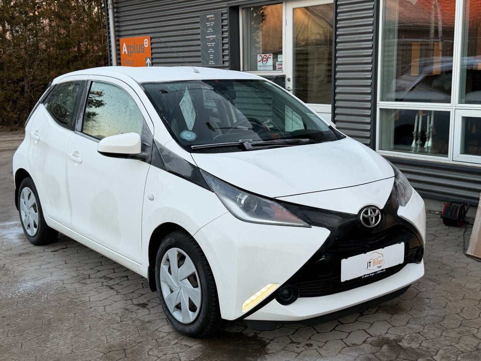 Toyota Aygo 1,0 VVT-i x-play x-shift 5d