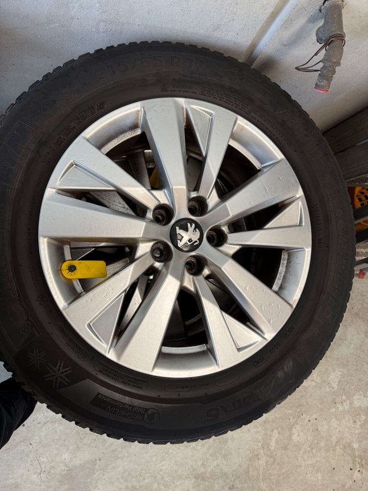 Peugeot 5008 1,5 BlueHDi 130 Allure EAT8 7prs 5d