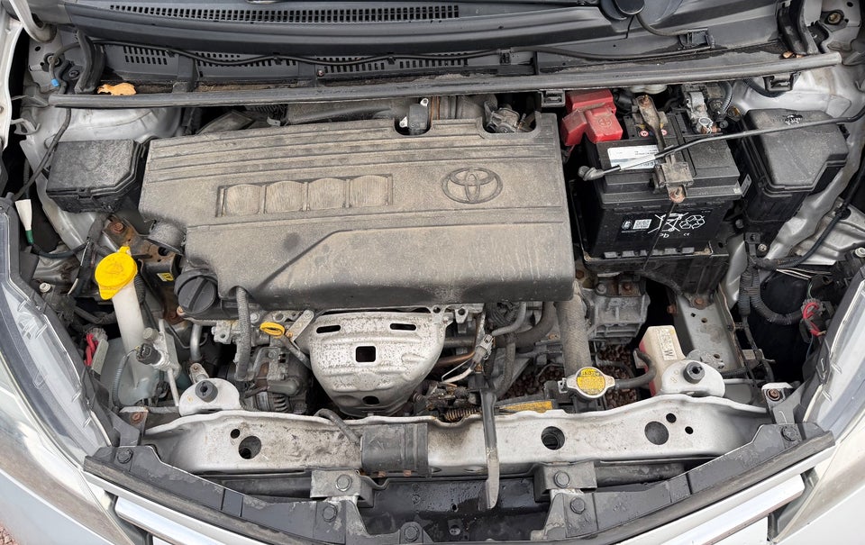 Toyota Yaris 1,3 VVT-i T2 5d