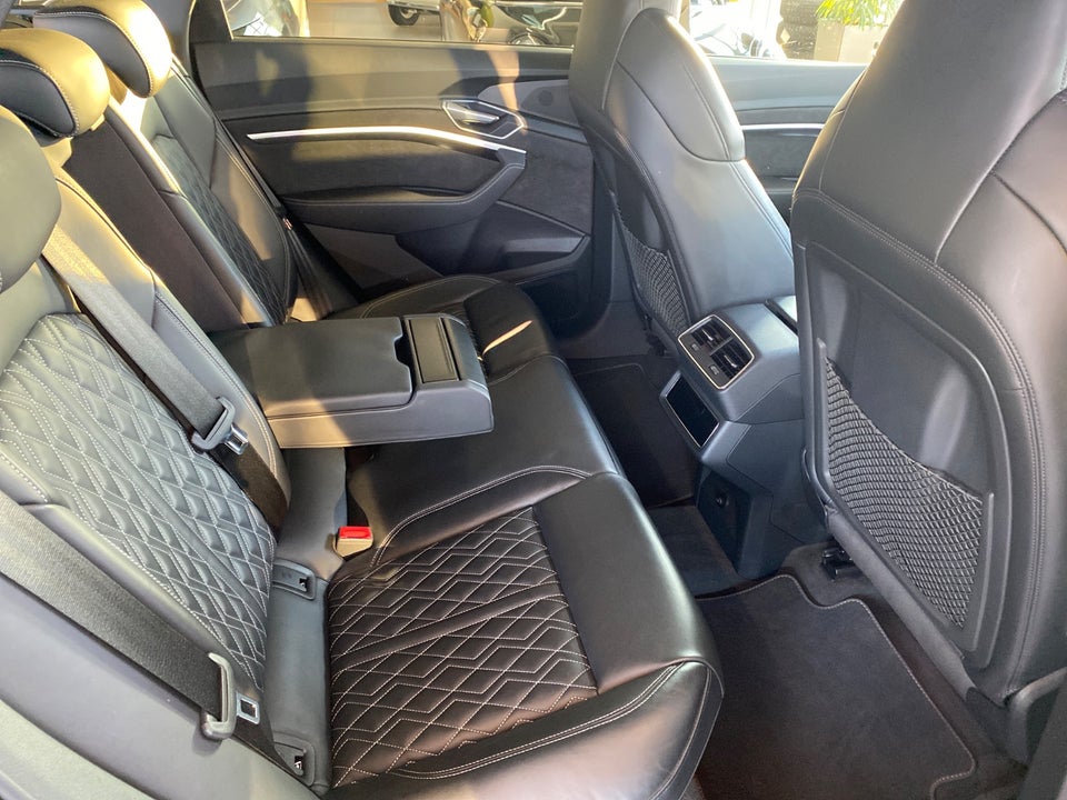 Audi e-tron 55 S-line quattro 5d