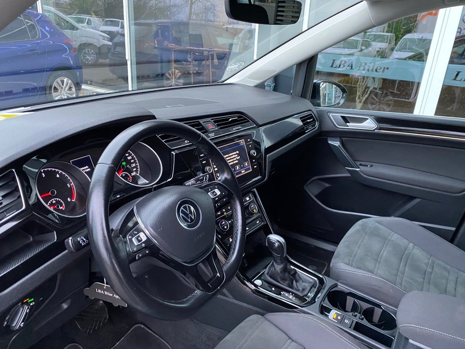 VW Touran 2,0 TDi 150 Highline+ DSG Van 5d