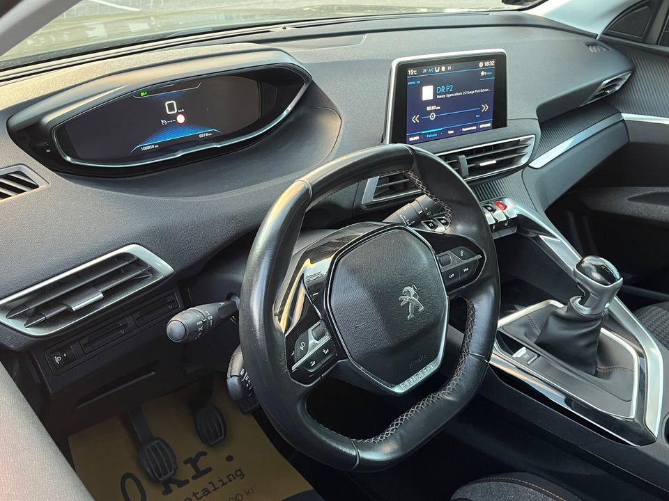 Peugeot 3008 1,2 e-THP 130 Allure 5d