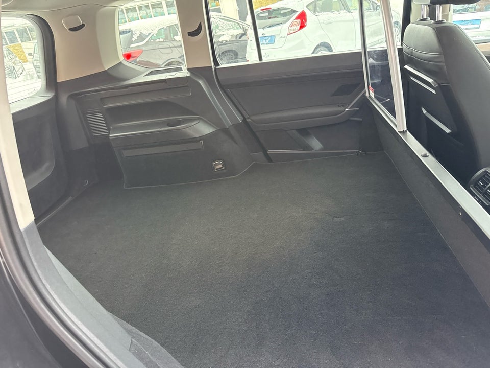 VW Touran 2,0 TDi 122 Comfortline Van 5d