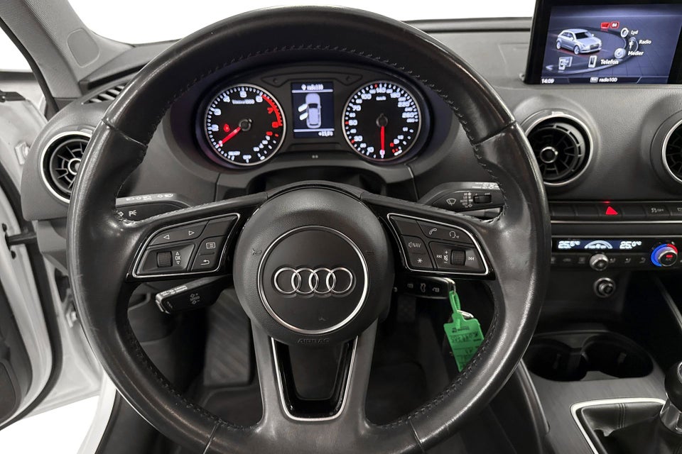 Audi A3 30 TFSi Sportback 5d