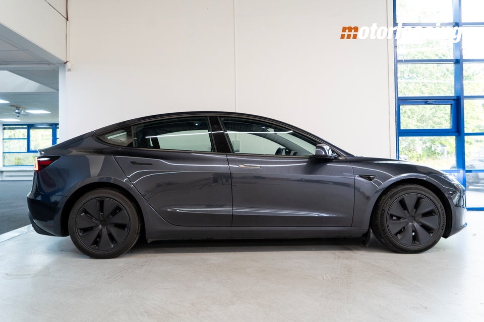 Tesla Model 3 Long Range AWD 4d