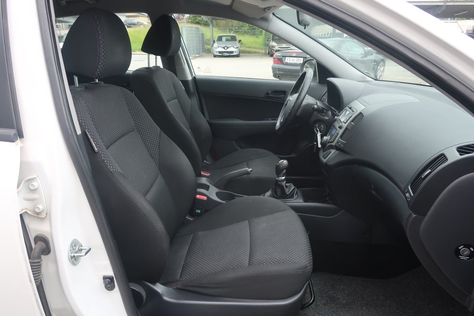 Hyundai i30 1,6 CRDi 90 Blue Drive 5d