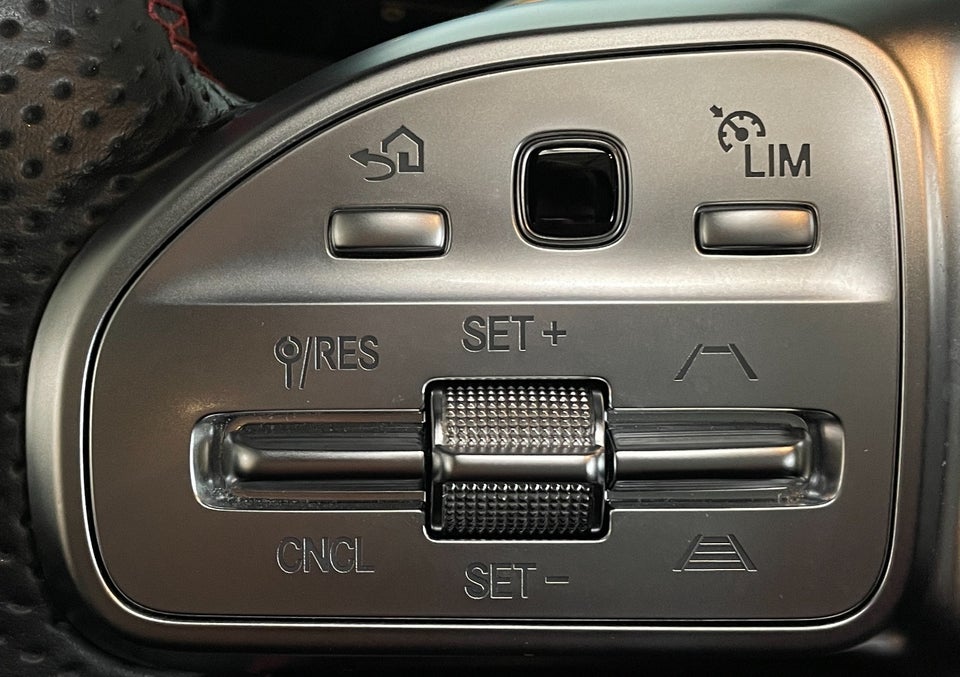 Mercedes EQB300 AMG Line 4Matic 5d