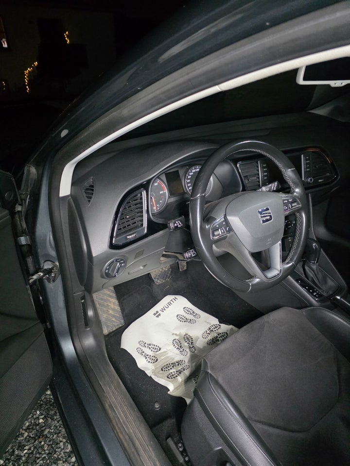 Seat Leon 1,6 TDi 110 Style Barcelona ST 5d