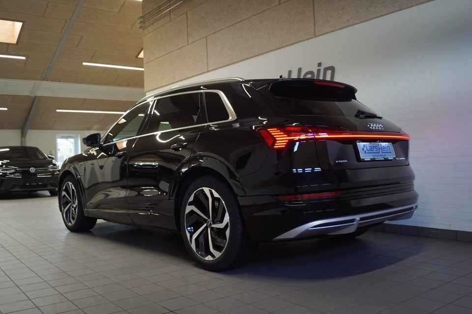 Audi e-tron 55 S-line quattro 5d