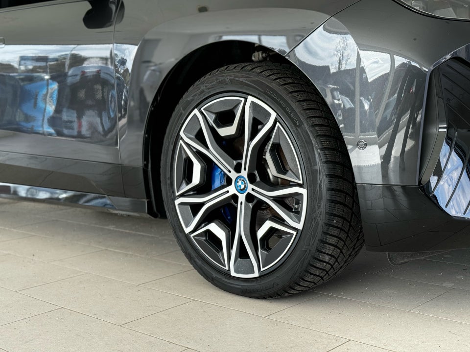BMW iX xDrive40 Fully Charged 5d
