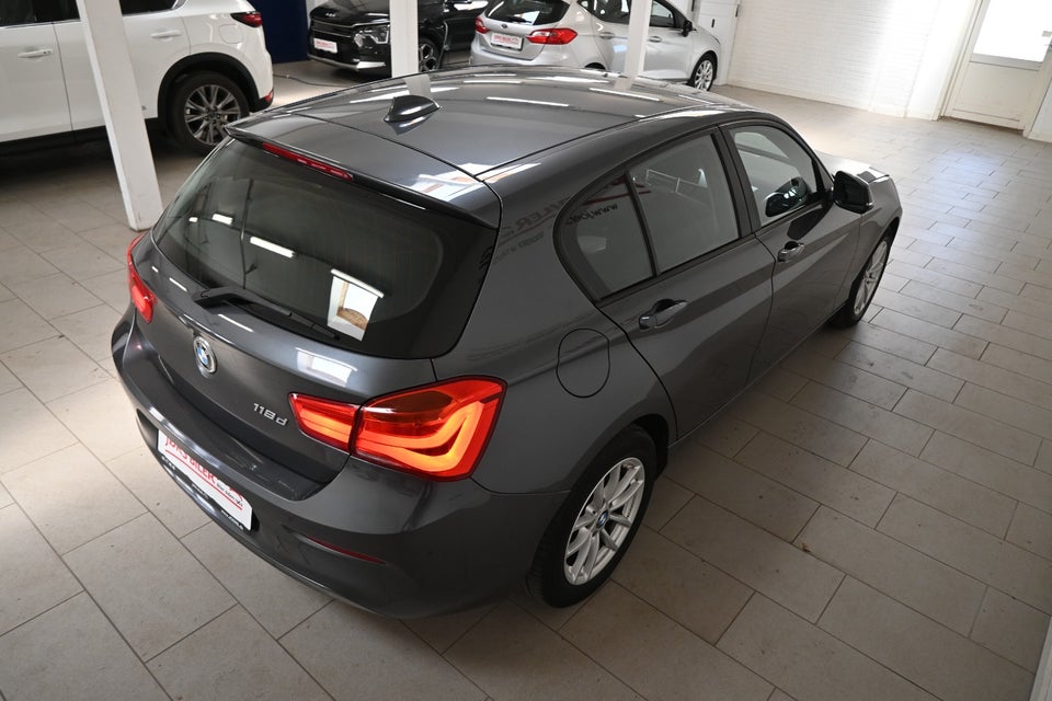BMW 118d 2,0 Connected aut. 5d