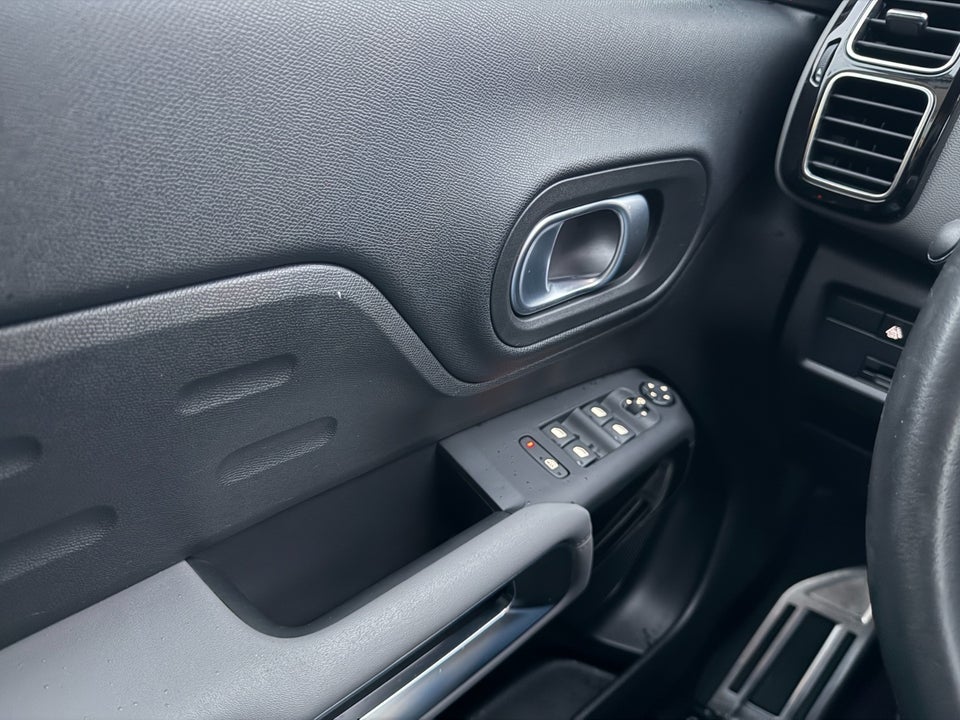 Citroën C5 Aircross 1,6 Hybrid Shine Sport EAT8 5d