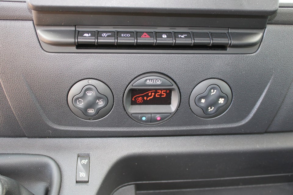 Nissan NV400 2,3 dCi 150 L2H2 Kassevogn