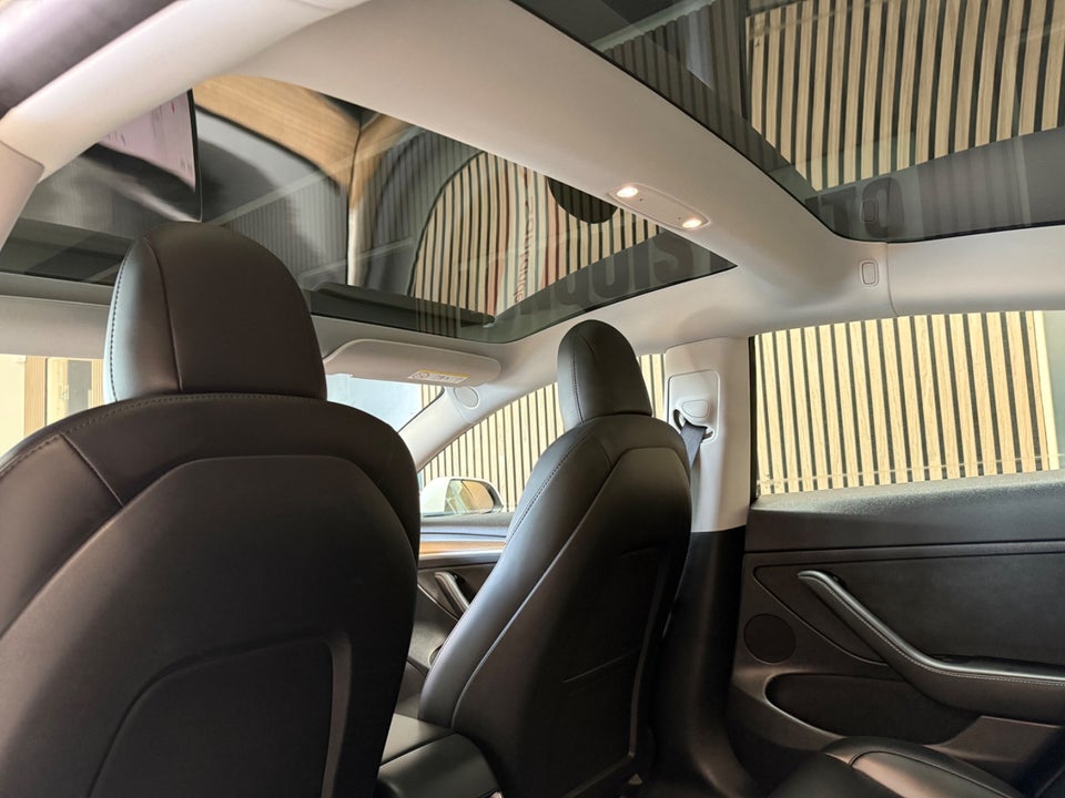 Tesla Model 3 RWD 4d