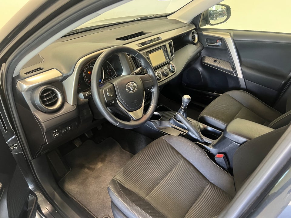 Toyota RAV4 2,0 D-4D T2 Van 5d