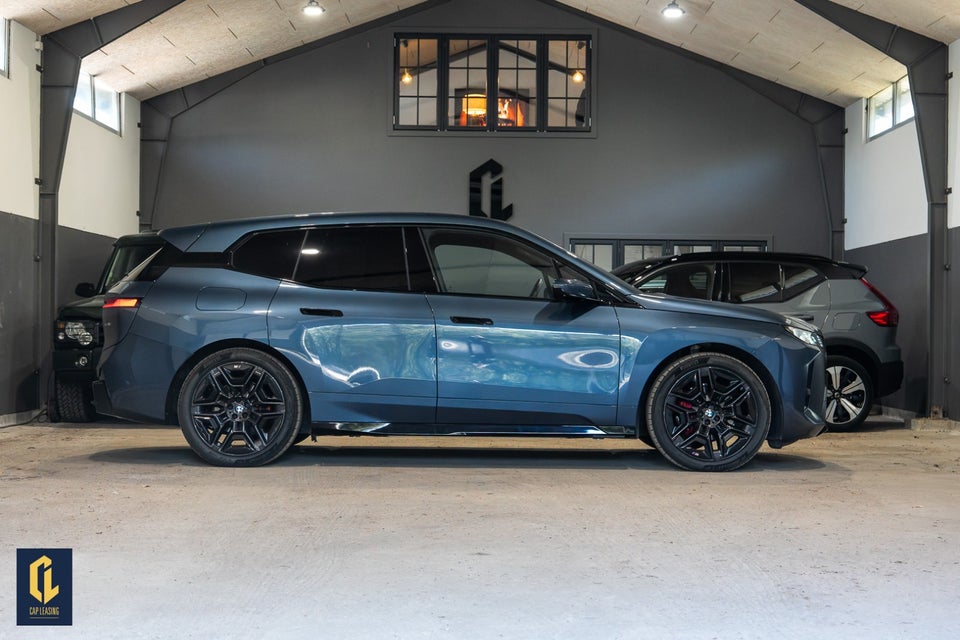 BMW iX xDrive60 Fully Charged 5d