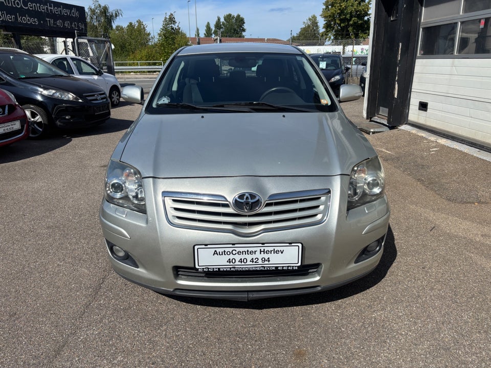 Toyota Avensis 1,8 VVT-i Terra 5d