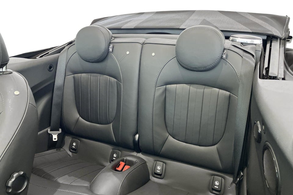 MINI Cooper SE Cabriolet 2d