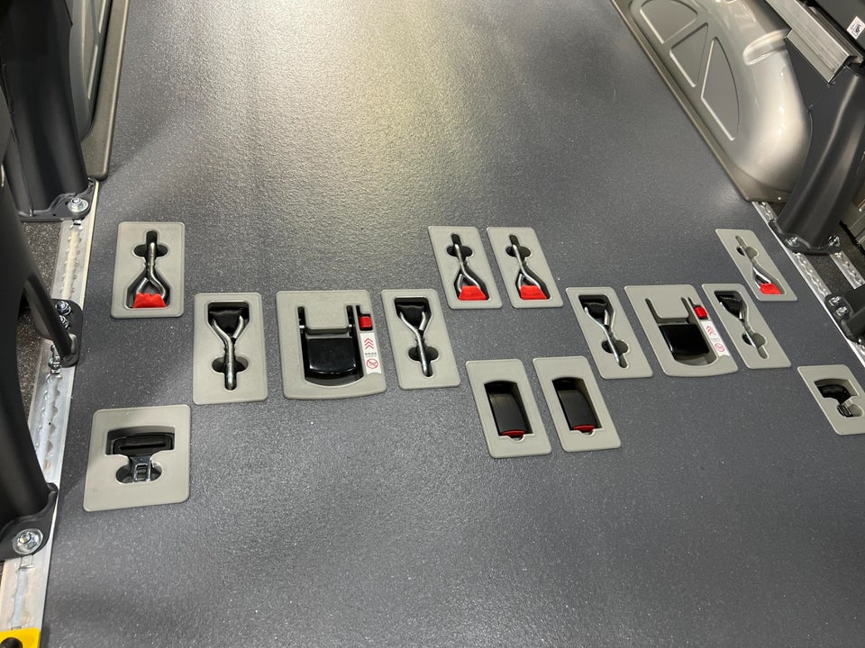 VW Crafter 35 2,0 TDi 140 L3H2 aut.