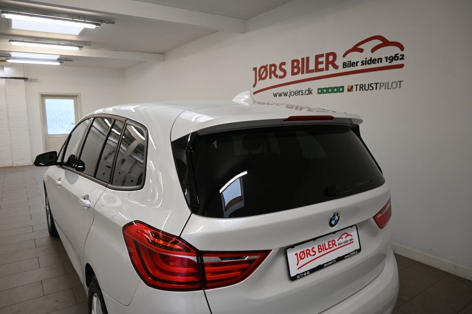 BMW 216i 1,5 Gran Tourer Connected 7prs 5d