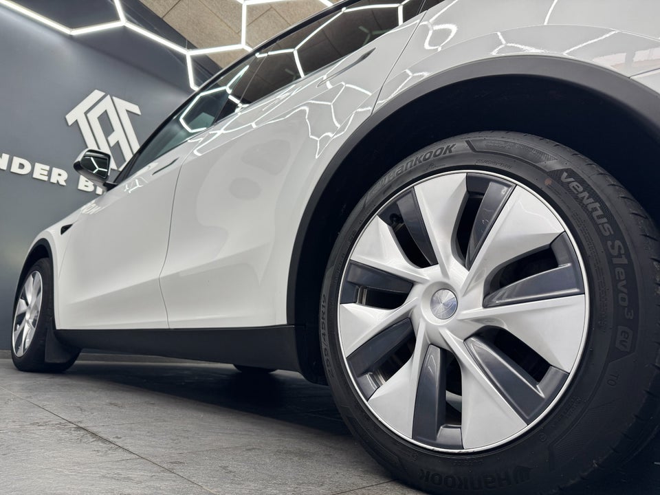 Tesla Model Y Long Range AWD 5d
