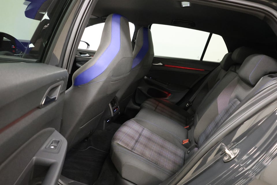 VW Golf VIII 1,4 GTE DSG 5d
